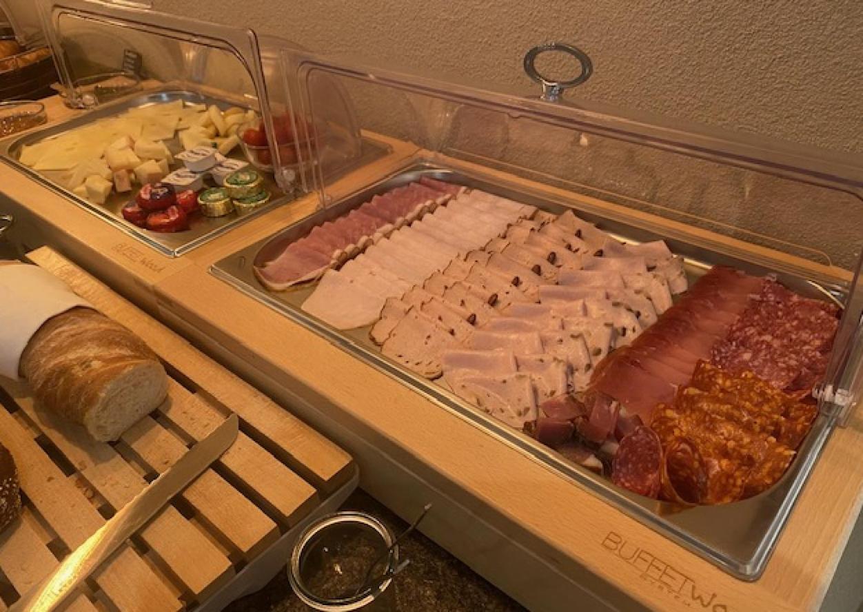 Dihei - Hotel, Lounge, Bar Dubendorf Ngoại thất bức ảnh